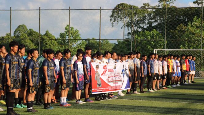 
					Foto: Kegiatan Turnamen Mini Soccer antar Satuan Kerja (Dok. Polres PPU)