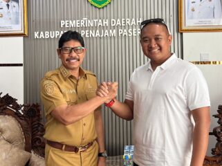 Foto : Wakil Bupati Penajam Paser Utara (PPU), Abdul Waris Muin bersama Ketua Dewan Pembina Bepro Kalimantan Timur Bapak H. Abdul Aziz Asnawi  (Dok. Humas PPU)