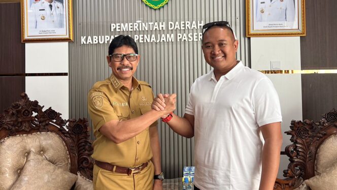
					Foto : Wakil Bupati Penajam Paser Utara (PPU), Abdul Waris Muin bersama Ketua Dewan Pembina Bepro Kalimantan Timur Bapak H. Abdul Aziz Asnawi  (Dok. Humas PPU)