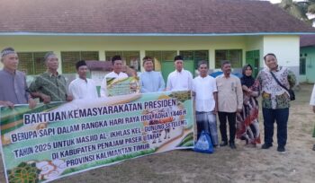 foto : penyerahan hewan kurban yang dilakukan langsung oleh Bupati PPU, (Dok istimewa)