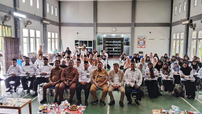 
					Foto : kegiatan ngopi manis yang dilaksanakan di Kemenag PPU, (Dok : CahayaBorneo/AJI)
