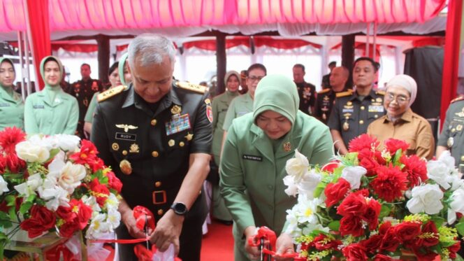 
					Foto: Pangdam VI/Mulawarman Mayjen TNI Rudi Rachmat Nugraha saat kunjungan kerja di Bontang (Dok. Pendam VI/Mlw)