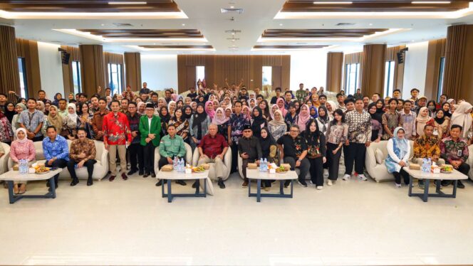 
					Foto: kegiatan Minum Jamu Bersama dalam rangka memperingati Hari Jamu Nasional (Dok. Humas OIKN)