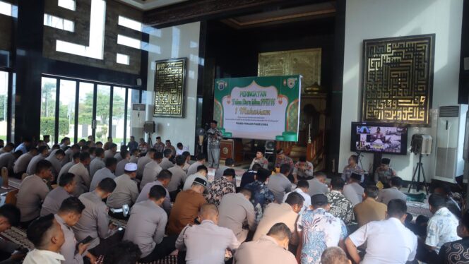 
					Foto: Kegiatan muhasabah dan do’a bersama di Aula Patriatama Polres PPU (Dok. Polres PPU)