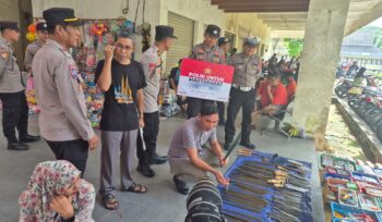 Foto: Polres PPU saat melaksanakan kegiatan patroli dialogis dan himbauan kamtibmas kepada masyarakat (Dok. Polres PPU)