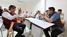 Foto: Sekretaris Kabinet Teddy Indra Wijaya saat meninjau langsung perkembangan pembangunan salah satu Sekolah Rakyat (Dok. @sekretariat.kabinet)