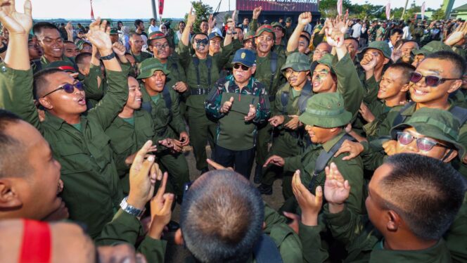 
					Foto: CPNS angkatan pertama OIKN resmi menuntaskan pelatihan bela negara (Dok. Humas OIKN)