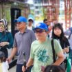 Foto: Masyarakat yang berkunjung ke Kawasan IKN (Dok. Humas OIKN)