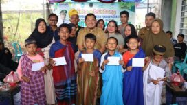 Foto: Kegiatan bhakti sosial berupa khitan massal dilaksanakan di Desa Sesulu, Kecamatan Waru, Kabupaten Penajam Paser Utara (Dok. Humas PPU)