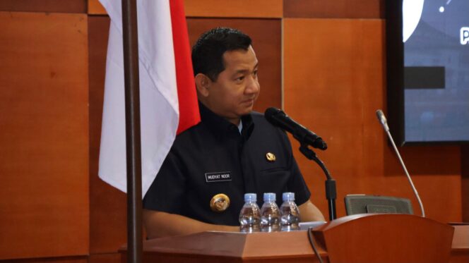 
					Foto: Bupati PPU, Mudyat Noor saat menyampaikan nota penjelasan terhadap RPJMD Tahun 2025–2029 dan Rancangan KUA-PPAS 2026 (Dok. Humas PPU)