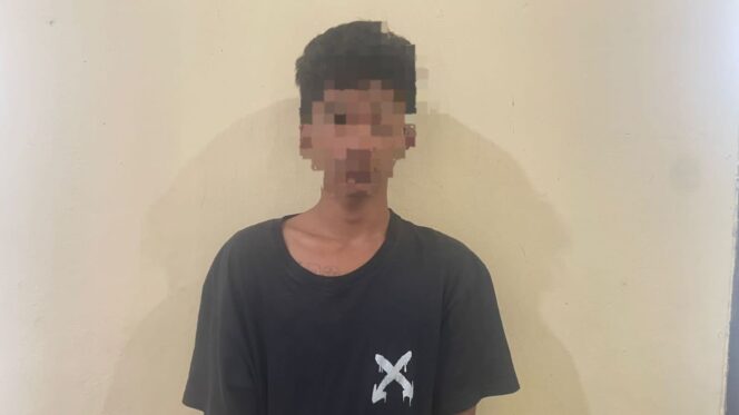 
					Foto: Pelaku pembawa badik ke kantor polisi (Dok. Polres PPU)