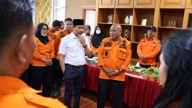 
					Foto: Pertemuan Wakil Bupati PPU, Abdul Waris Mu'in dengan jajaran BPBD (Dok. Humas PPU)