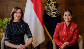 Foto: Menteri Pariwisata Widiyanti Putri Wardana dan Wakil Menteri Pariwisata Ni Luh Enik Ermawati  saat menyampaikan hasil kinerja sektor pariwisata pada semester I tahun 2025 saat Laporan Bulanan Kementerian Pariwisata di Jakarta, Sabtu (16/8/2025) (Dok. Kemenpar RI)