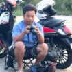 Foto: Muhammad Kamal Idris (30) saat mengabadikan momen-momen pengendara motor di salah satu spot di Kawasan Kecamatan Penajam. (DOK. CB/DMS)