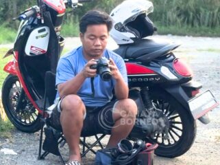 Foto: Muhammad Kamal Idris (30) saat mengabadikan momen-momen pengendara motor di salah satu spot di Kawasan Kecamatan Penajam. (DOK. CB/DMS)