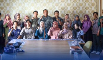 Foto: pemberian beasiswa penuh kepada 11 putra-putri terbaik dari daerah untuk melanjutkan pendidikan di Bali International Management (BIM) University (Dok. Humas PPU)