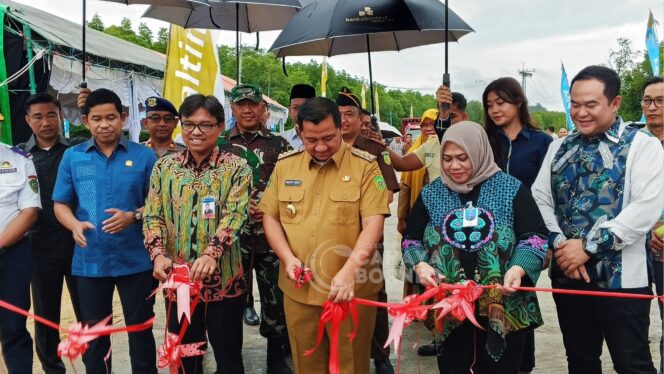 
					Foto: Peresmian Pelabuhan Buluminung yang diresmikan langsung oleh Bupati PPU (Dok: CahayaBorneo/AJI)
