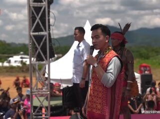 Foto: Wakil Presiden Republik Indonesia, Gibran Rakabuming Raka saat memenuhi undangan dari Ketua Tariu Borneo Bangkule Rajakng (TBBR) (Dok. BPMI Satwapres)