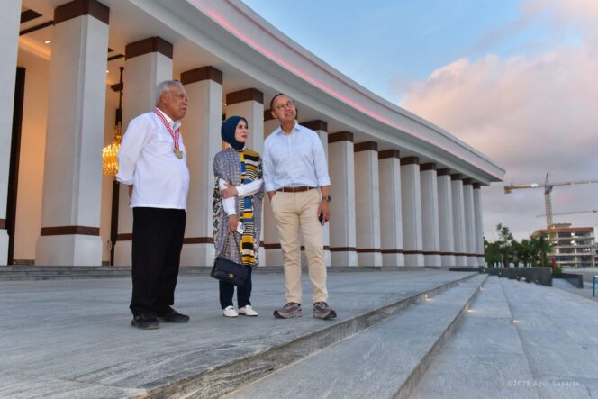 
					Foto: Kepala Otorita IKN, Basuki Hadimuljono, menyambut hangat kunjungan Wakil Ketua MPR RI, Eddy Soeparno, pada Kamis (31/07/2025) di Nusantara (Dok. Humas OIKN)