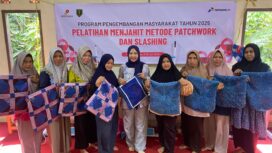 Foto: PT Pertamina EP (PEP) Tanjung Field menyelenggarakan pelatihan menjahit metode patchwork dan slashing bagi masyarakat di Desa Masukau (Dok: PEP)