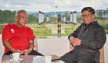 Foto: Kepala Otorita IKN (Basuki Hadimuljono) dan Wakil Ketua Komnas HAM (Prabowo Wibowo Mukti) berbincang hangat dalam pertemuannya di Kantor Otorita Ibu Kota Nusantara (Dok. Humas OIKN)