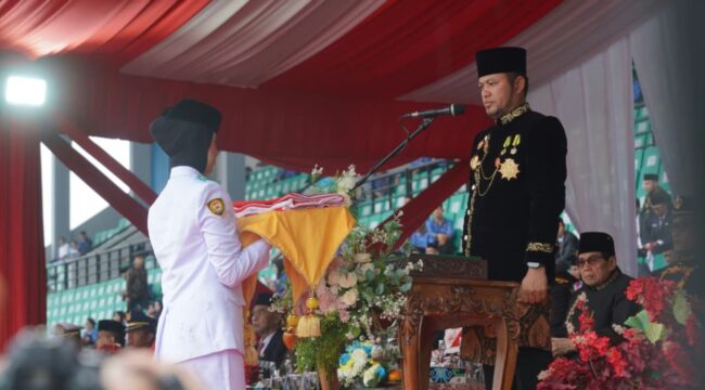  Foto: Upacara Detik-Detik Proklamasi yang digelar secara khidmat di Lapangan Gelora Kadrie Oening, Jalan K.H. Wahid Hasyim, Samarinda (Dok. Pendam VI/Mlw)