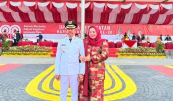 Foto: Wakil Bupati PPU, Abdul Waris Muin dan Istri (Dok. Istimewa)