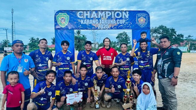 
					Foto: Tim kesebelasan LPM FC Sukses (Dok. Istimewa)