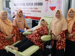 Foto: Dharma Wanita Persatuan (DWP) Kabupaten Penajam Paser Utara (PPU) menggelar kegiatan bakti sosial berupa donor darah (Dok. Humas PPU)