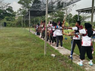 Foto: Kegiatan skoring atlet panahan dari Kabupaten Penajam Paser Utara  (Dok. Istimewa)