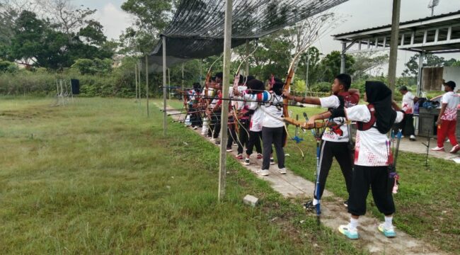 Foto: Kegiatan skoring atlet panahan dari Kabupaten Penajam Paser Utara  (Dok. Istimewa)