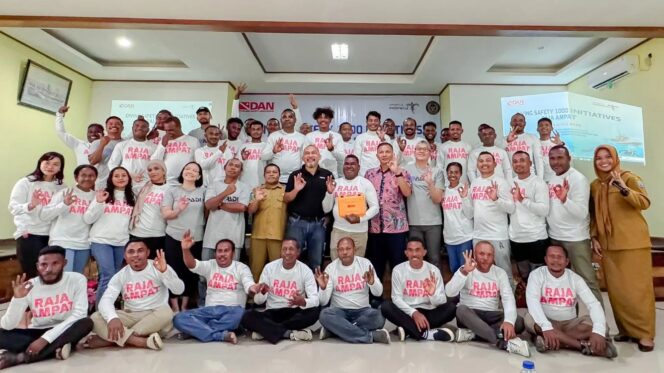 
					Foto: Pelatihan bertajuk “Diving Safety 1000 Initiatives” di Raja Ampat (Dok. Kemenpar RI)