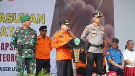Foto: Sekretaris Daerah (Sekda) Kabupaten Penajam Paser Utara (PPU), Tohar, memimpin Apel Gelar Pasukan dan Peralatan Penanggulangan Bencana Tahun 2025 (Dok. Humas PPU)