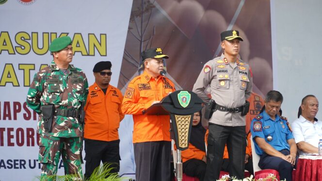
					Foto: Sekretaris Daerah (Sekda) Kabupaten Penajam Paser Utara (PPU), Tohar, memimpin Apel Gelar Pasukan dan Peralatan Penanggulangan Bencana Tahun 2025  (Dok. Humas PPU)