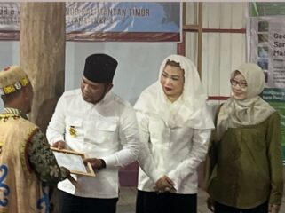 Foto: Gubernur Kaltim, Rudy Mas’ud saat mengunjungu kampung Merabu (Dok. Instagram/@dinaspariwisatakaltim)