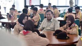 Foto: Presiden Prabowo Subianto saat melakukan kunjungan ke Sekolah Rakyat Menengah Atas (SRMA) Margaguna, Jakarta Selatan, Kamis (11/9/2025) (Dok. Instagram/@Sekretariat.kabinet)