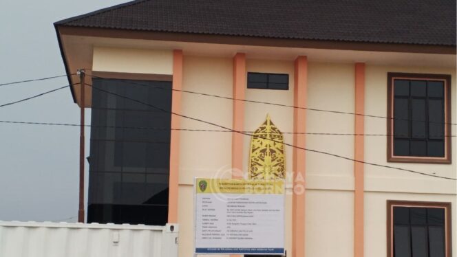 
					Foto: Gedung Disdikpora PPU, dalam tahap pembangunan (Dok: CahayaBorneo/AJI)