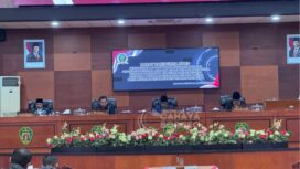 Foto: Rapat Paripurna DPRD PPU, terkait dengan penyampaian laporan Badan Anggaran DPRD dan persetujuan bersama Bupati terhadap anggaran Rancangan Peraturan Daerah (Perda) tentang Perubahan Anggaran Pendapatan dan Belanja Daerah Tahun Anggaran 2025 Kabupaten PPU. (Dok: CahayaBorneo/AJI)