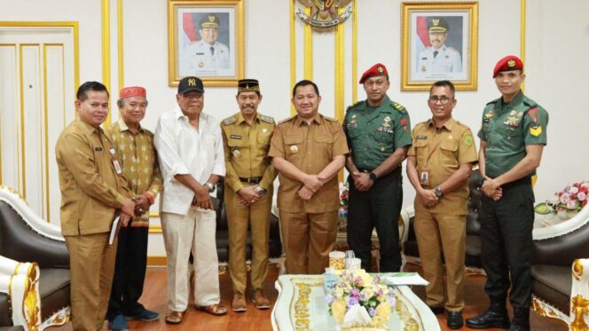 
					Foto: Pertemuan Ketua Tim Sukses (Timses) Kabupaten Penajam Paser Utara (PPU), Harimudin Rasyid bersama Bupati PPU (Dok. Humas PPU)