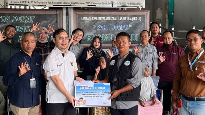 
					Foto: PT Pertamina Hulu Kalimantan Timur (PHKT) menggelar kegiatan bakti sosial bersama para veteran pejuang kemerdekaan di Panti Jompo Veteran Yayasan Bhakti Abadi, Balikpapan (Dok. PHKT)