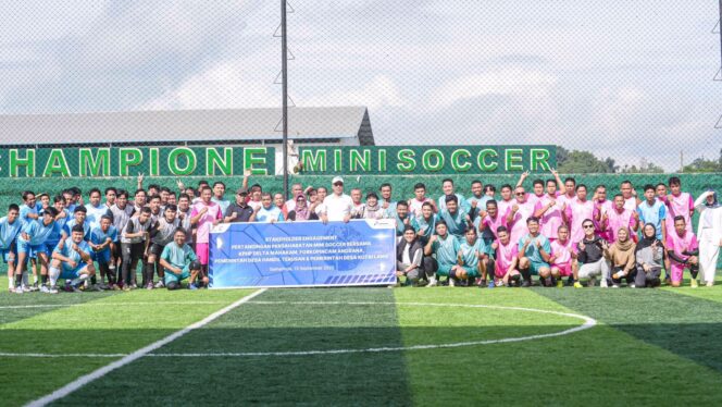 
					Foto: PT Pertamina Hulu Sanga Sanga (PHSS) menggelar pertandingan persahabatan mini soccer bersama pemangku kepentingan di Anggana, Kutai Kartanegara, 13 September 2025 (Dok. PHSS)