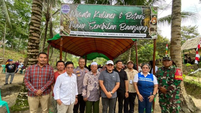 
					Foto: Peresmian Program Wisata Kuliner dan Botani Nyiur Sembilan oleh PT Pertamina Hulu Mahakam di Kelurahan Handil Baru Darat, Kecamatan Samboja, Kutai Kartanegara (Dok. PHM)