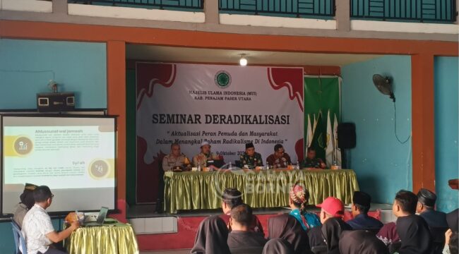 Foto: Seminar Deradikalisasi “Aktualisasi Peran Pemuda dan Masyarakat dalam Menangkal Paham Radikalisme di Indonesia.” (Dok: CahayaBorneo/AJI)