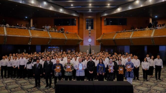 
					Foto: Menteri Pariwisata Widiyanti Putri Wardhana melantik 610 PPPK dan 12 Pejabat Fungsional di Balairung Soesilo Soedarman, Gedung Sapta Pesona, Jakarta, Kamis (2/10/2025). (Dok. Kemenpar RI)