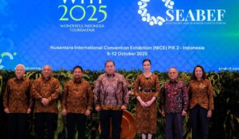 Foto: Menteri Pariwisata Widiyanti Putri Wardhana bersama Menteri Koordinator Bidang Perekonomian Airlangga Hartarto membuka secara resmi Southeast Asia Business Events Forum (SEABEF) dan Wonderful Indonesia Tourism Fair (WITF) 2025 di Nusantara International Convention and Exhibition (NICE), PIK 2, Banten, Jumat (10/10/2025). (Dok.Kemenpar RI)