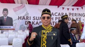 Foto: Wakil Ketua I DPRD PPU, Syahrudin M. Noor, saat melaksanakan upacara Hari Sumpah Pemuda di halaman Kantor Bupati PPU (Dok: CahayaBorneo/AJI)