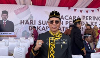 Foto: Wakil Ketua I DPRD PPU, Syahrudin M. Noor, saat melaksanakan upacara Hari Sumpah Pemuda di halaman Kantor Bupati PPU (Dok: CahayaBorneo/AJI)