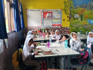 Foto: Penerima manfaat MBG (Dok: CahayaBorneo/AJI)