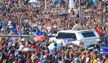 Foto: Presiden Republik Indonesia, Prabowo Subianto, berangkat menuju Lapangan Silang Monumen Nasional (Monas) untuk menghadiri Upacara Peringatan Hari Ulang Tahun (HUT) ke-80 Tentara Nasional Indonesia (TNI), pada Minggu, 5 Oktober 2025 (Dok. BPMI Setpres)