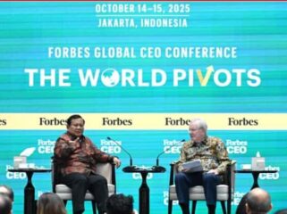 Foto: Presiden Prabowo Subianto menyampaikan penjelasan tentang program Makan Bergizi Gratis (MBG) saat menghadiri Forbes Global CEO Conference 2025 di Hotel The St. Regis, Jakarta, Rabu (15/10/2025). (Dok. BPMI Setpres)